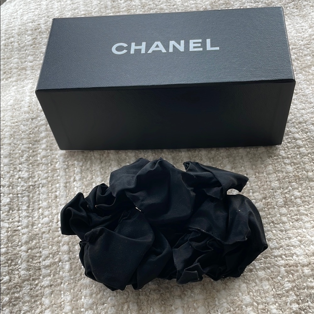 Chanel Authentic Black Hair Accessory Luxurious Design
